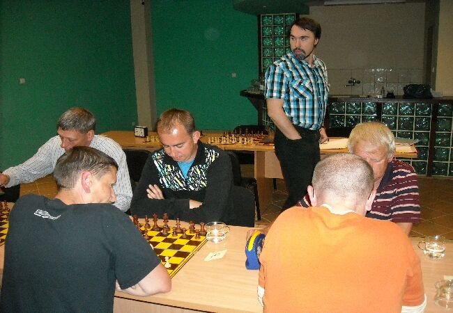 pracownicy-oswiaty-zagrali-w-szachy-34214