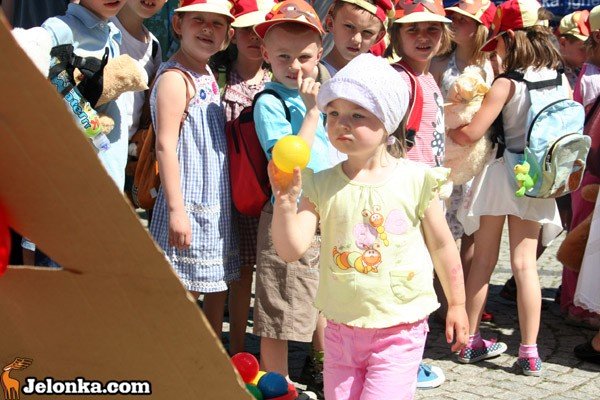 parada-misiow-przyciagnea-tumy-34233