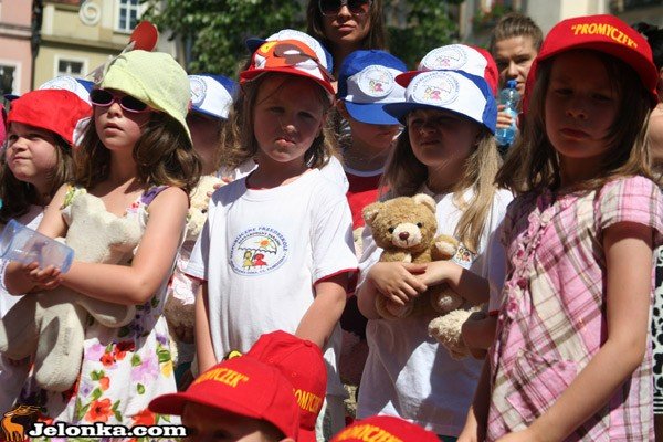 parada-misiow-przyciagnea-tumy-34233