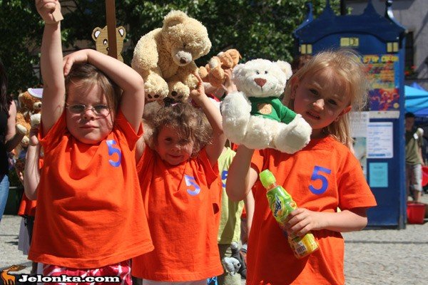 parada-misiow-przyciagnea-tumy-34233