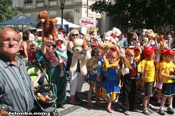 parada-misiow-przyciagnea-tumy-34233