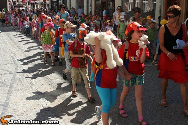 parada-misiow-przyciagnea-tumy-34233