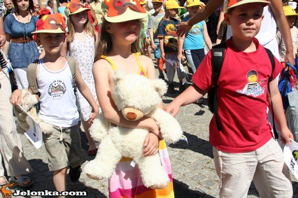 parada-misiow-przyciagnea-tumy-34233