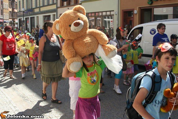parada-misiow-przyciagnea-tumy-34233
