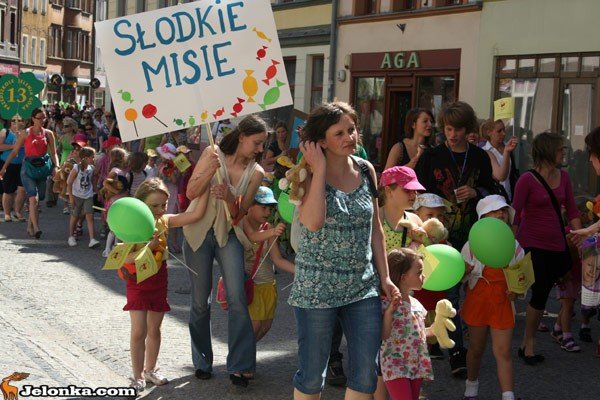 parada-misiow-przyciagnea-tumy-34233