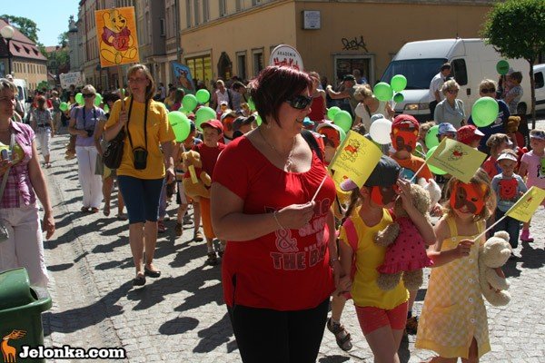parada-misiow-przyciagnea-tumy-34233