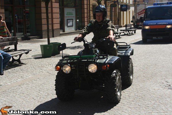 parada-misiow-przyciagnea-tumy-34233