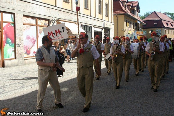 parada-misiow-przyciagnea-tumy-34233