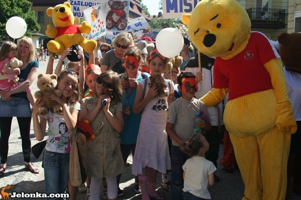 parada-misiow-przyciagnea-tumy-34233