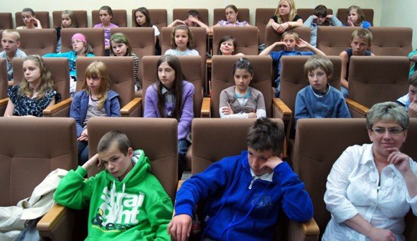 z-ksiazka-na-walizkach-pisarze-dzieciom-w-ksiaznicy-34276