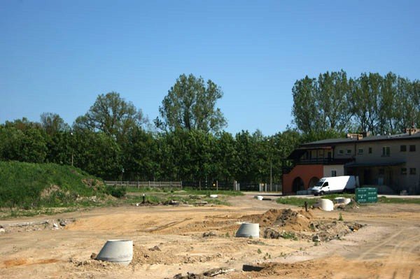 kolejny-parking-w-cieplicach-bez-poslizgu-34325