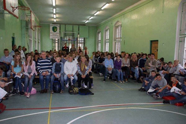 z-modziezowa-ksiazka-na-walizkach-34328