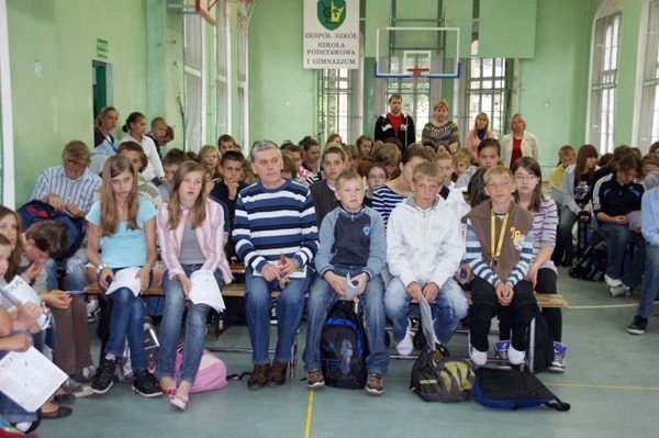 z-modziezowa-ksiazka-na-walizkach-34328