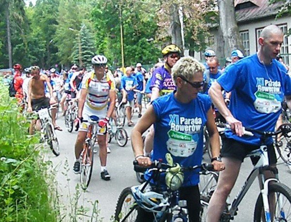 tumy-cyklistow-pojechay-w-xi-paradzie-rowerow-34334