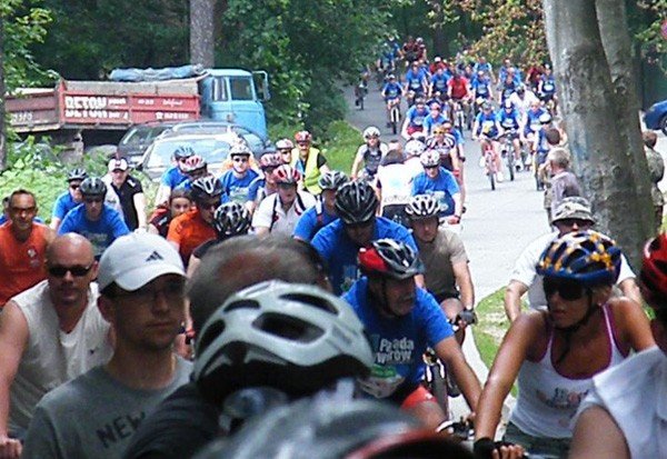 tumy-cyklistow-pojechay-w-xi-paradzie-rowerow-34334