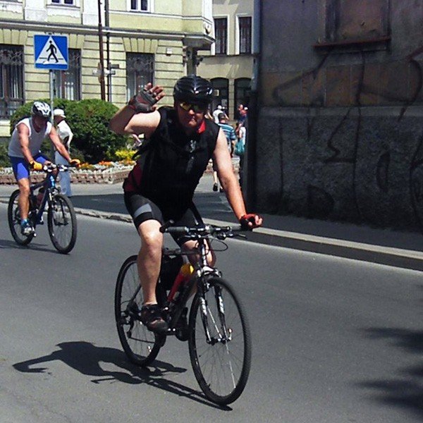 tumy-cyklistow-pojechay-w-xi-paradzie-rowerow-34334