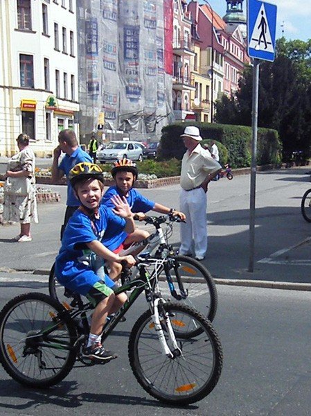 tumy-cyklistow-pojechay-w-xi-paradzie-rowerow-34334