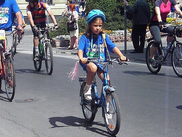 tumy-cyklistow-pojechay-w-xi-paradzie-rowerow-34334