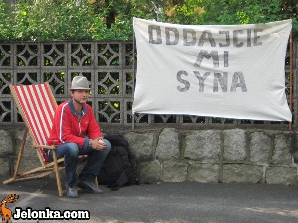 protest-godowy-w-walce-o-syna-34367