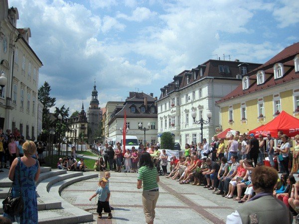 kochaja-cieplice-piorem-i-kredkami-34457