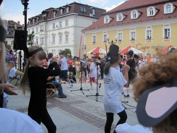 kochaja-cieplice-piorem-i-kredkami-34457