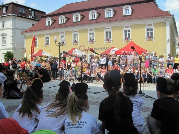 kochaja-cieplice-piorem-i-kredkami-34457