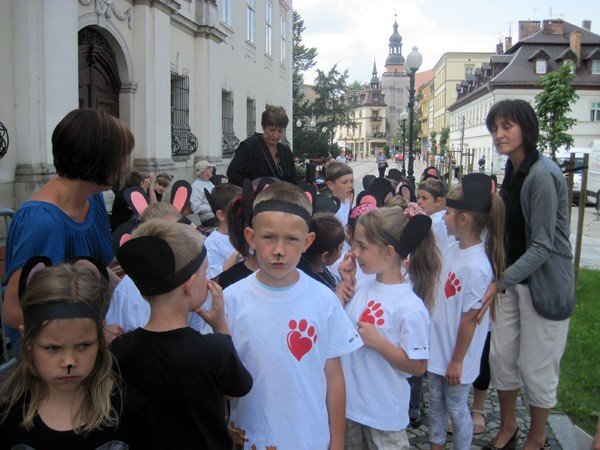 kochaja-cieplice-piorem-i-kredkami-34457