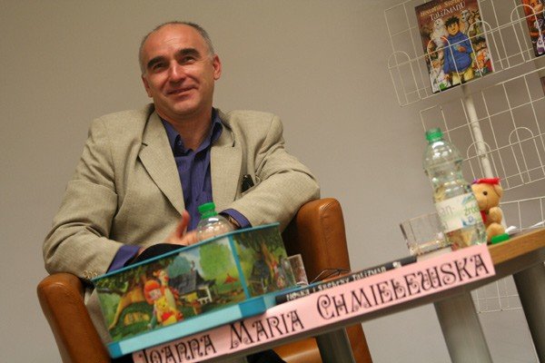 spotkanie-autorskie-z-joanna-maria-chmielewska-tajemniczo-i-basniowo-o-swiecie-34477