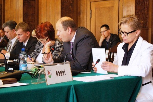 finanse-na-tak-absolutorium-na-tak-po-sesji-w-um-34500