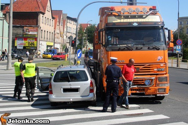 opel-zderzy-sie-w-ciezarowka-na-feralnym-skrzyzowaniu-34553