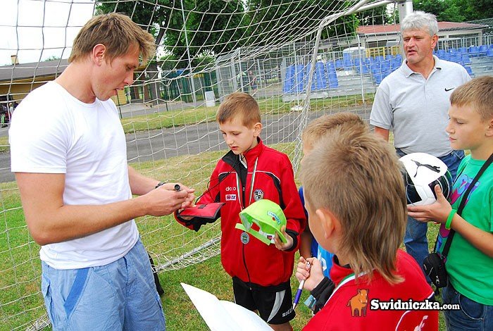 gwiazdy-polskiej-ekstraklasy-zagray-w-swidnickim-meczu-charytatywnym-34579