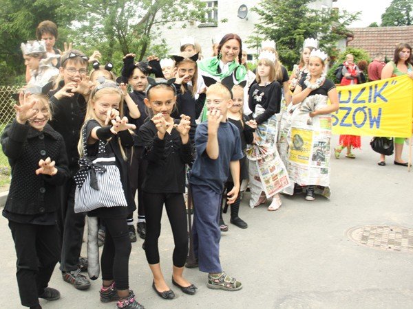 korowod-radosci-przeszed-przez-wojcieszow-34592