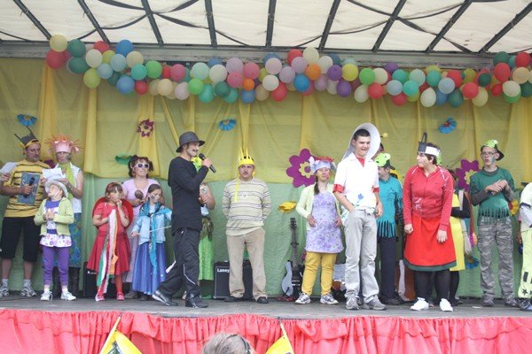 korowod-radosci-przeszed-przez-wojcieszow-34592