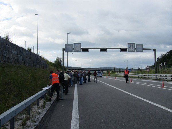 w-szwajcarii-spona-polski-autokar-ktorym-podrozowali-jeleniogorzanie-34593