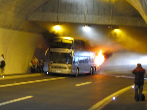 w-szwajcarii-spona-polski-autokar-ktorym-podrozowali-jeleniogorzanie-34593