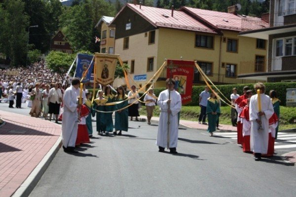 boze-ciao-w-karpaczu-uroczyscie-i-z-udziaem-turystow-34648