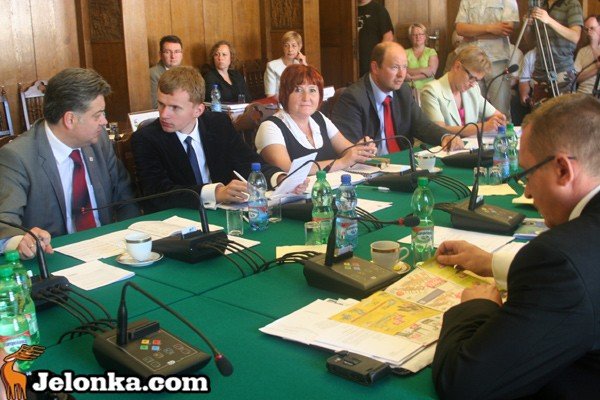 wyzsza-stawka-za-wyzywienie-w-zobku-i-drozsze-bilety-po-sesji-w-um-34729