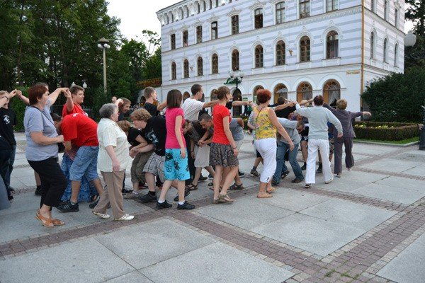 flashmob-zakonny-w-cieplicach-roztanczona-ewangelia-34738