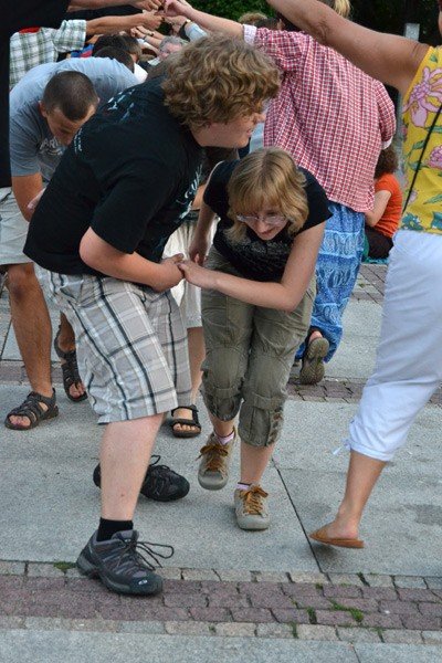 flashmob-zakonny-w-cieplicach-roztanczona-ewangelia-34738