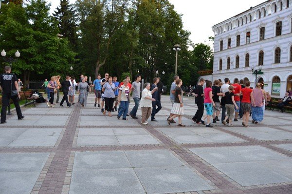 flashmob-zakonny-w-cieplicach-roztanczona-ewangelia-34738