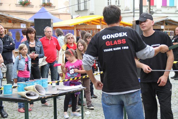 przygoda-ze-szkem-i-sztuka-na-placu-ratuszowym-34792