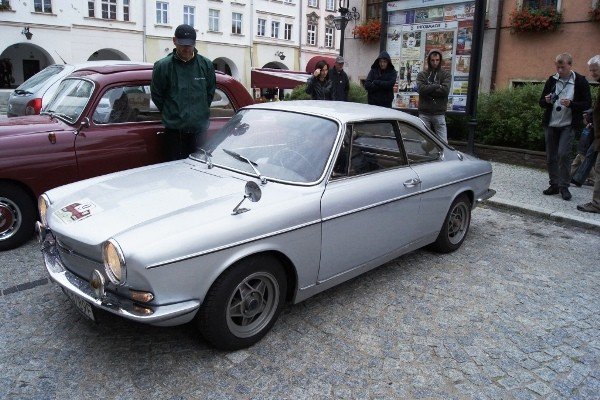 kultowe-bryki-pod-ratuszem-34803