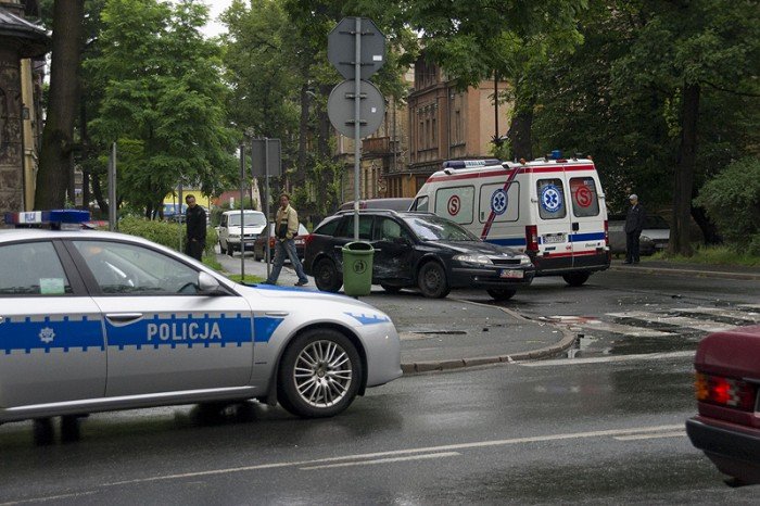 pogoda-nie-sprzyjaa-kierowcom-stuczki-w-deszczu-34817