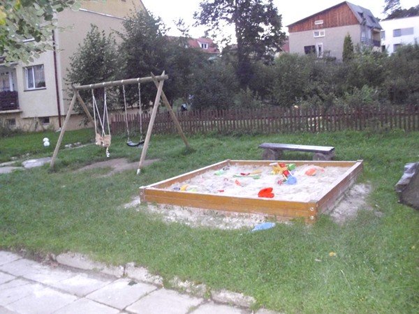 gosuja-na-plac-zabaw-na-malinniku-34872