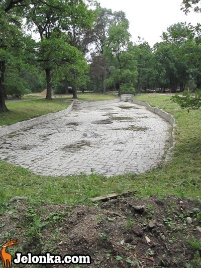park-zdrojowy-rewitalizowany-podtapiany-i-dewastowany-34903