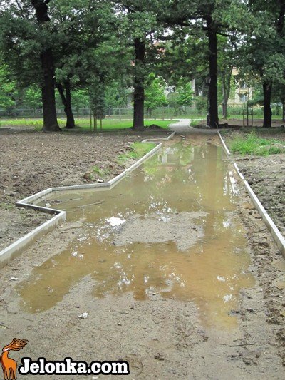 park-zdrojowy-rewitalizowany-podtapiany-i-dewastowany-34903