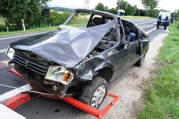 dachowanie-i-wypadek-motocyklowy-w-siedlecinie-wskutek-rozlanego-oleju-34912