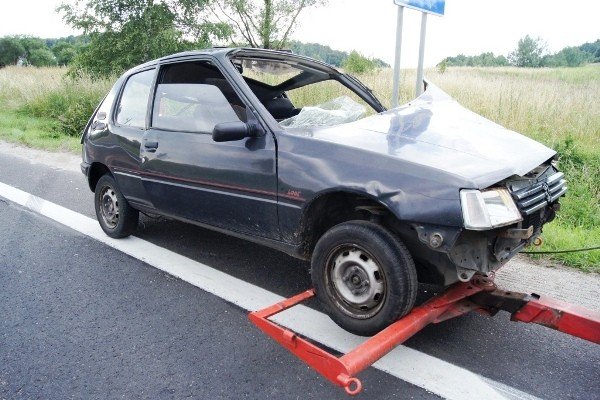 dachowanie-i-wypadek-motocyklowy-w-siedlecinie-wskutek-rozlanego-oleju-34912