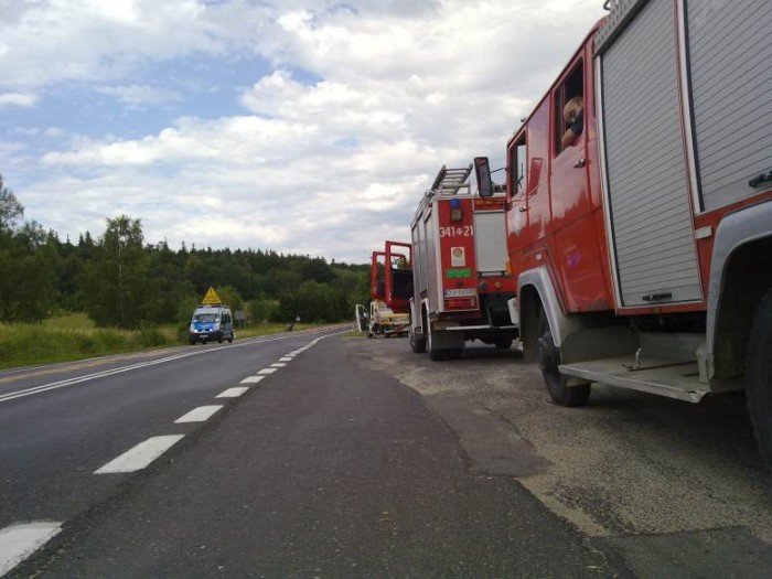 dachowanie-i-wypadek-motocyklowy-w-siedlecinie-wskutek-rozlanego-oleju-34912