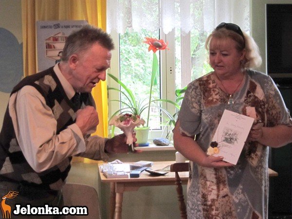 ryszard-kieek-czyta-dzieciom-w-likwidowanej-magosi-po-raz-ostatni-34915